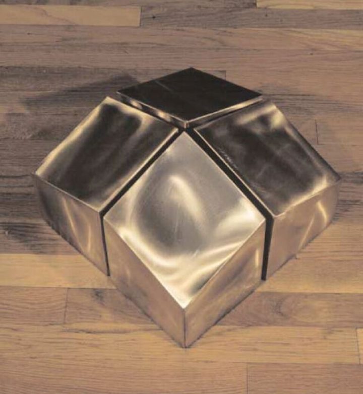 Energy, 1991, bronze, 40.6 x 40.6 x 22.9 cm. 
Collection of the artist