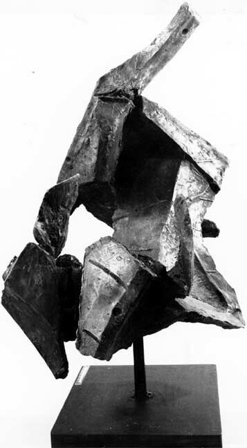 Figura sdraiata in movimento, 1963, bronze, 125 x 110 x 70 cm. Private collection, Chicago, IL, USA