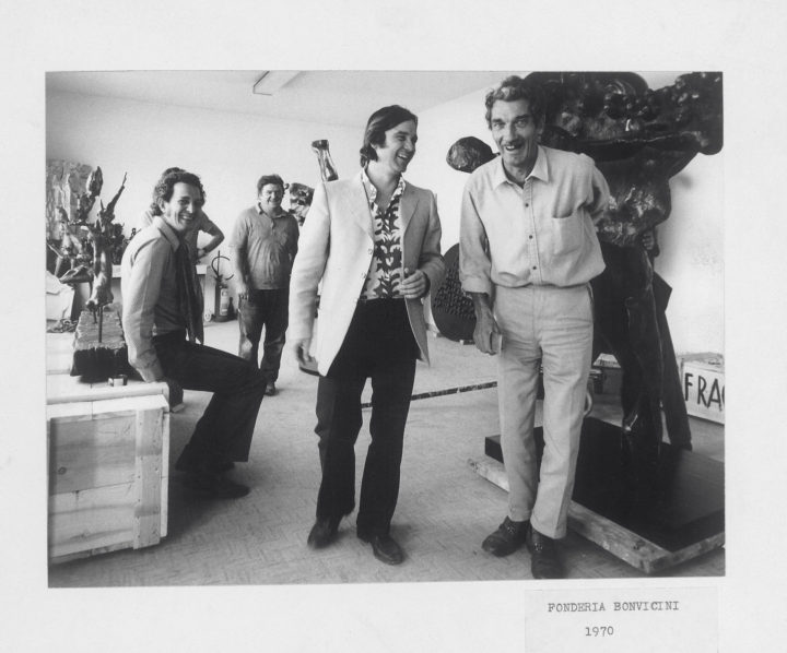 Ferrari with Novello Finotti, Fausto Bonvicini, and foundry workers with Vagabondo nello spazio
