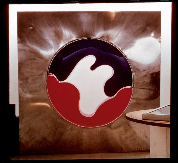 Fertile Love, or Amore fertile, 1968, aluminum, plexiglas, water, glycerin, organic dyes, and electric lights, 243.8 x 243.8 x 38 cm. Private collection