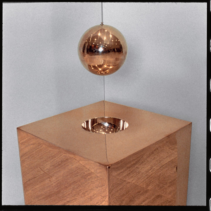 Sphere, 1977, Bronze, 140 x 61 x 61 cm. Private collection, Minneapolis, MN, USA. 