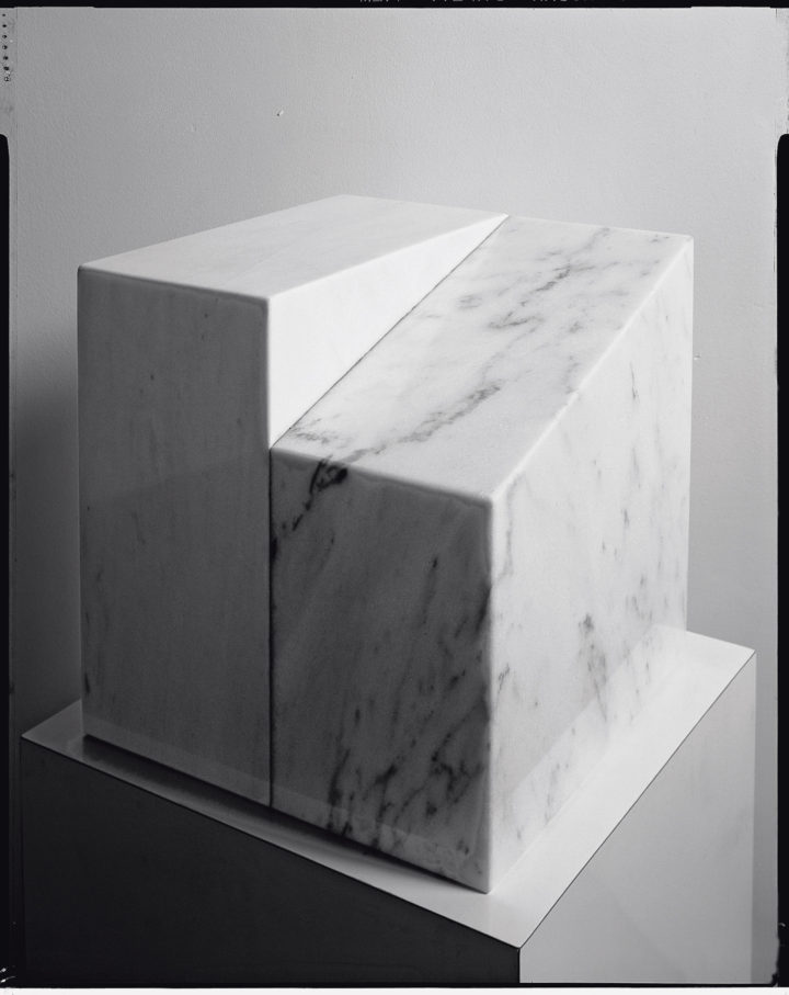 Unione, 1979, Bianco Focacci (Carrara) Marble, 29 x 28 x 28 cm. Collection of the artist.