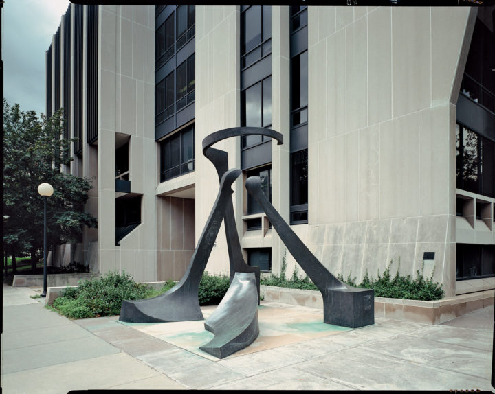 Dialogo, 1971, bronze and limestone, 457.2 x 426.8 x 426.8 cm. 
Collection of the University of Chicago, Albert Pick Hall for International Studies, Chicago, IL, USA, 1971.